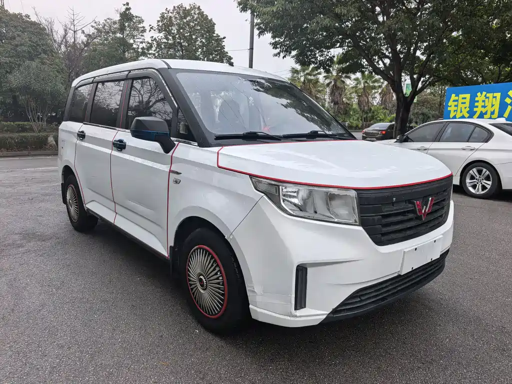 Wuling Hongguang PLUS 2022 — фото 3