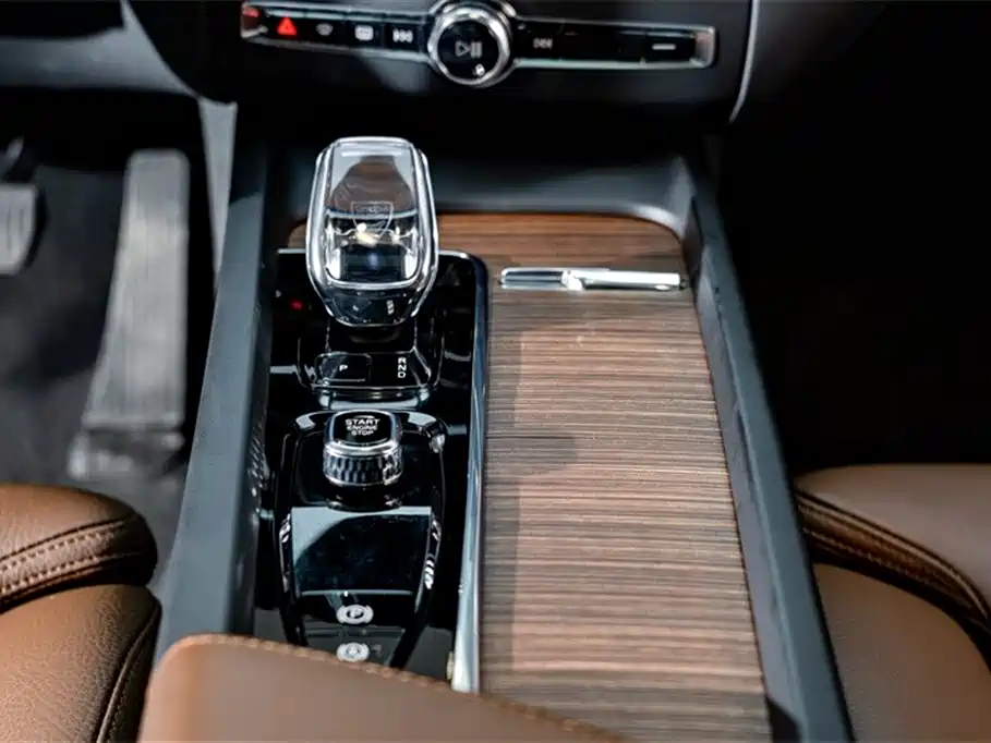Volvo XC60 PHEV 2024 — фото 16