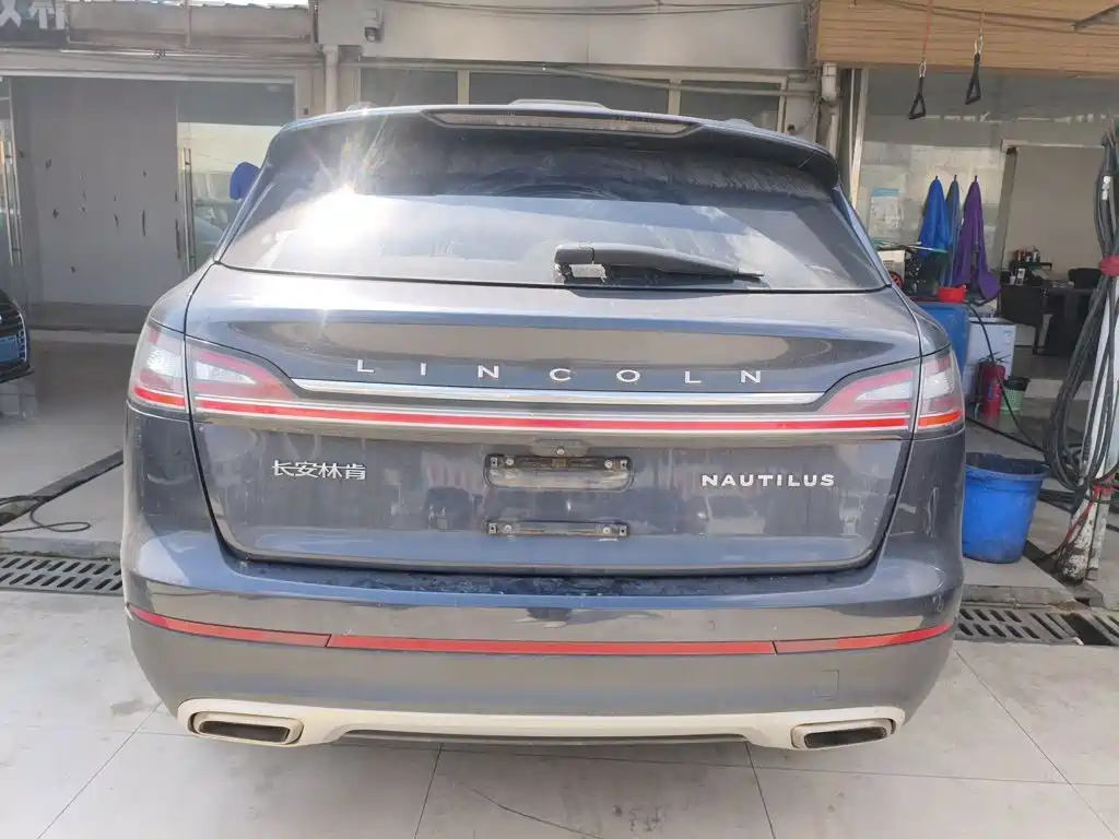 Lincoln Nautilus 2021