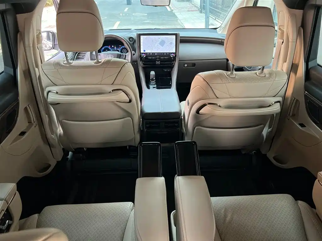 Toyota Alphard 2023 — фото 20