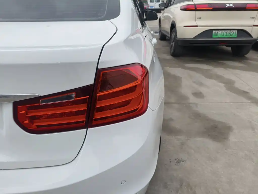 BMW 3 Series 2015 — фото 24