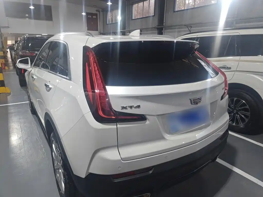 Cadillac XT4 2023 — фото 23