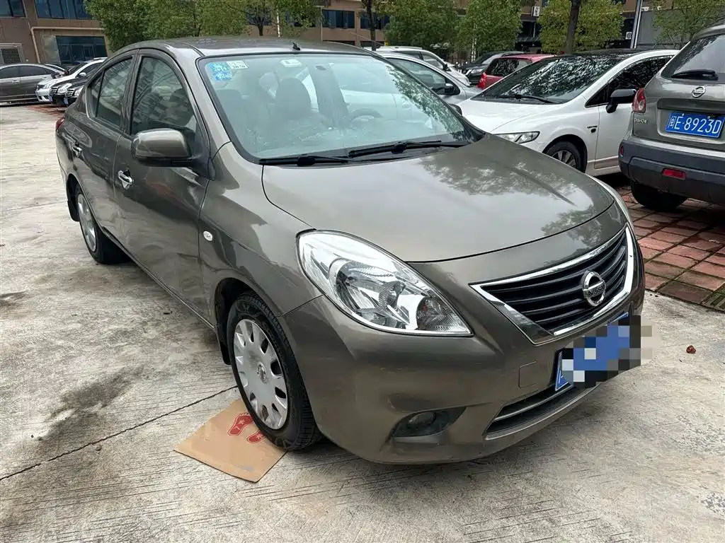 Nissan Sunny 2011 — фото 3