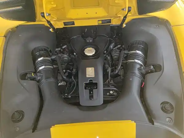 Ferrari F8 2021
