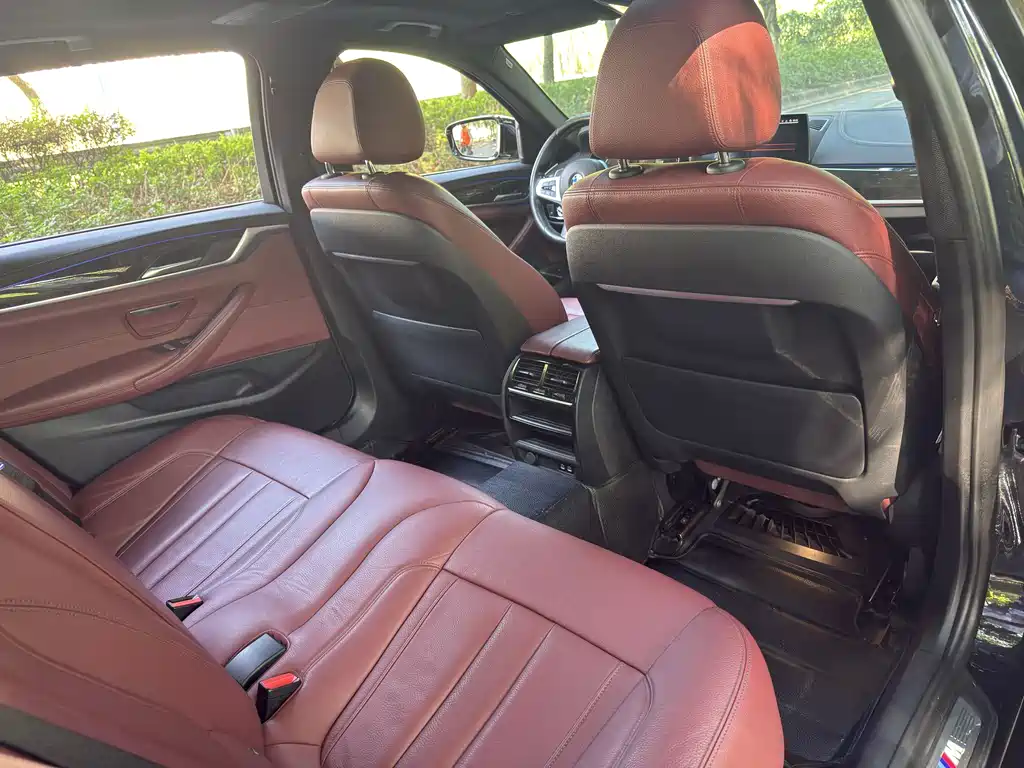 BMW 5 Series 2020 — фото 13