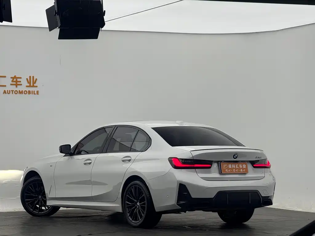 BMW 3 Series 2024 — фото 12