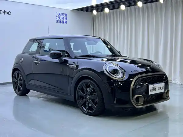 MINI MINI 2023