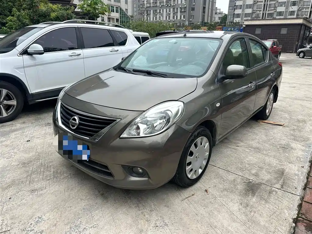 Nissan Sunny 2011 — фото 1