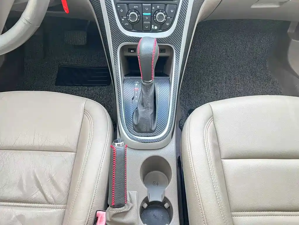 Buick Excelle GT 2015 — фото 15