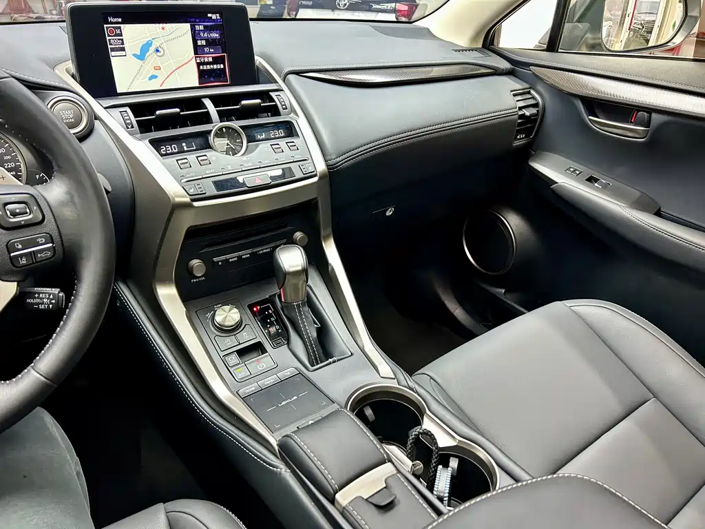 Lexus NX 2021 — фото 19