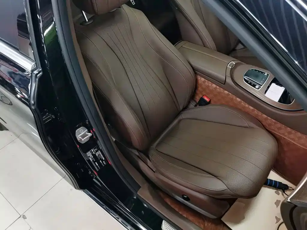 Mercedes-Benz E-Class 2022 — фото 25