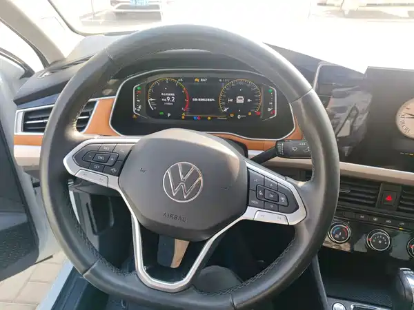 Volkswagen Bora 2023