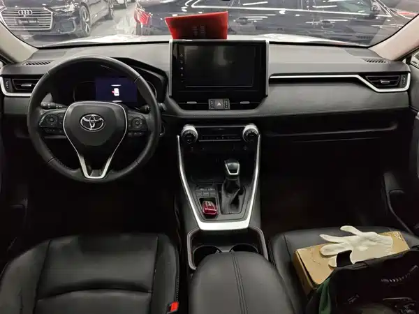 Toyota RAV4 2021