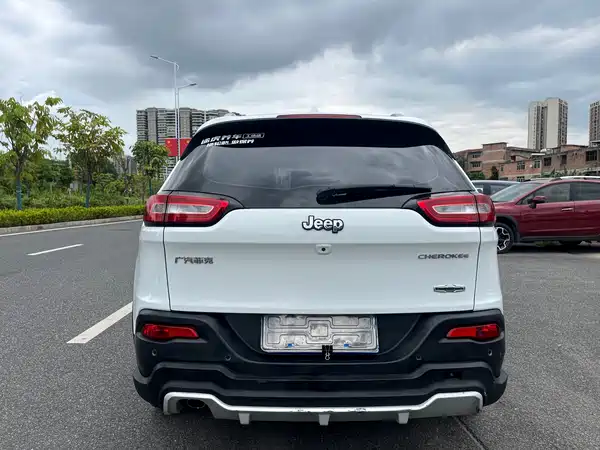Jeep Cherokee 2016