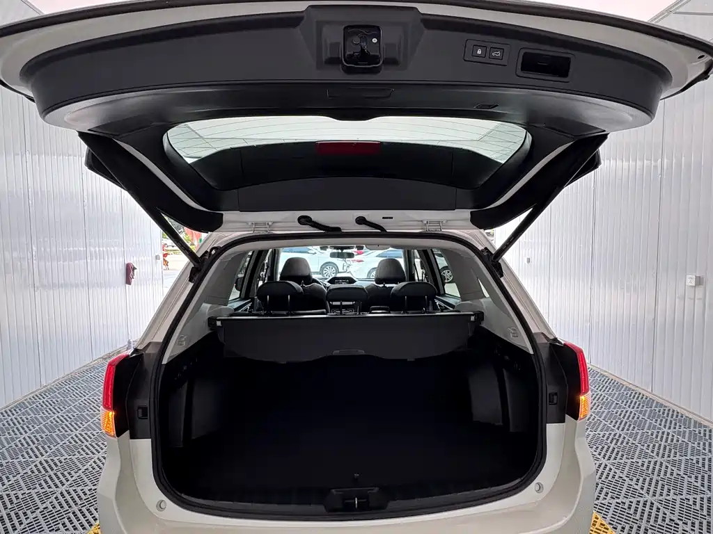 Subaru Forester 2021 — фото 11