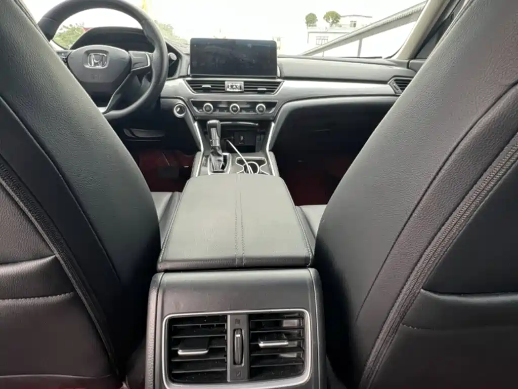 Honda Accord 2022 — фото 14