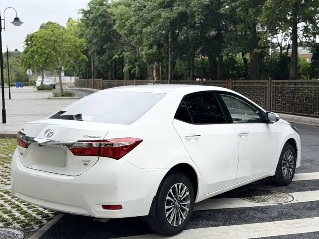 Toyota Corolla 2017 — фото 24