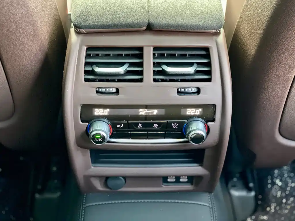 BMW 5 Series 2022 — фото 20