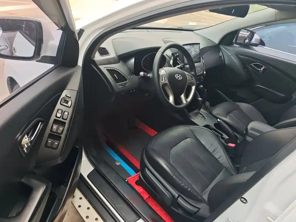 Hyundai ix35 2015 — фото 12