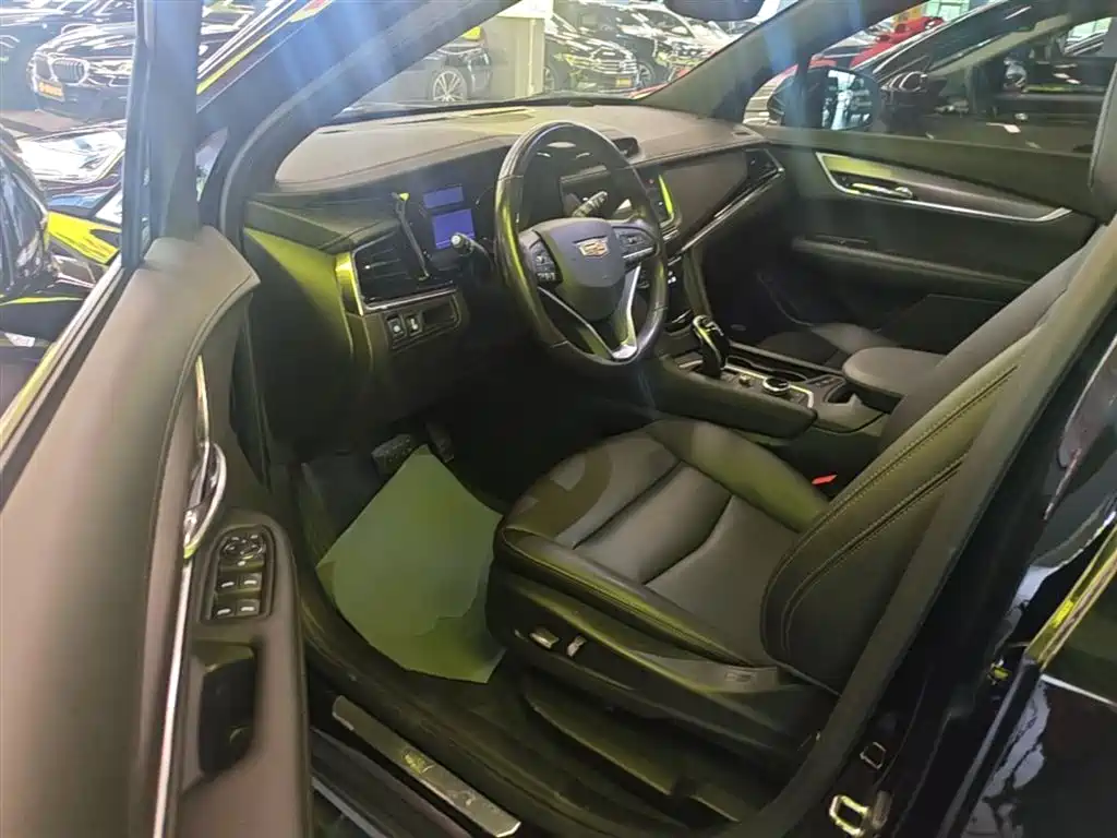 Cadillac XT6 2020 — фото 16