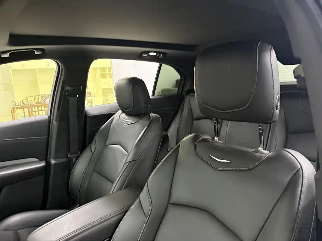 Cadillac XT4 2019 — фото 12
