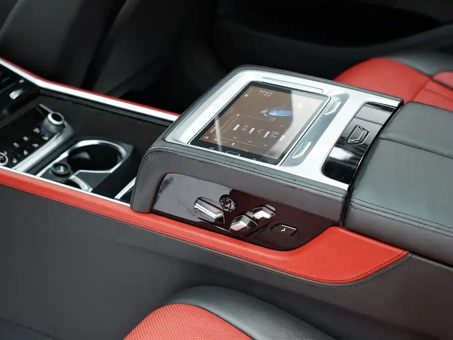 BMW 7 Series 2019 — фото 14