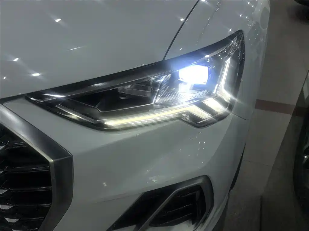 Audi Q3 2020 — фото 24