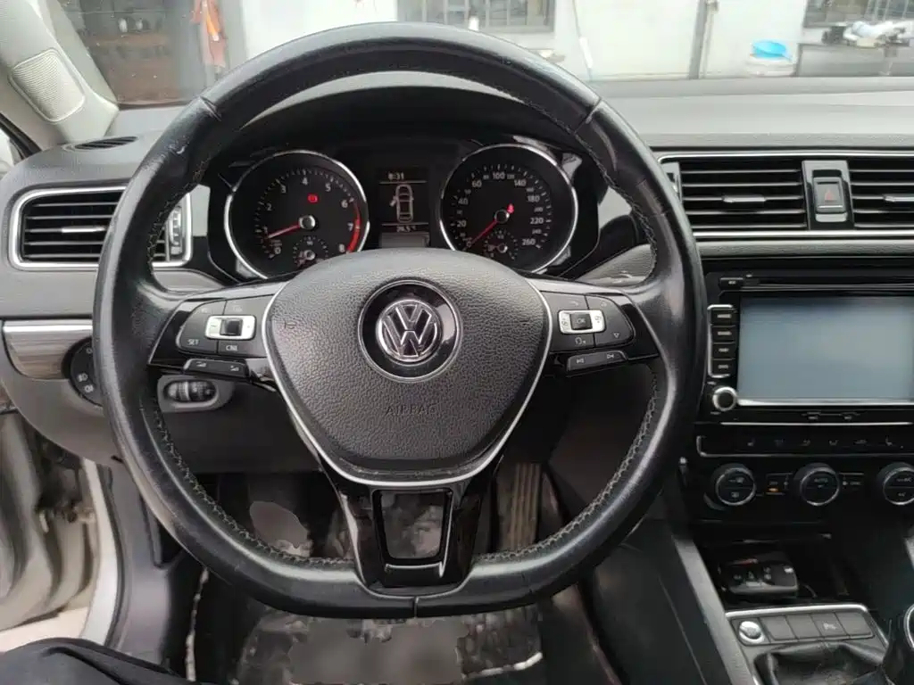 Volkswagen Sagitar 2015 — фото 11