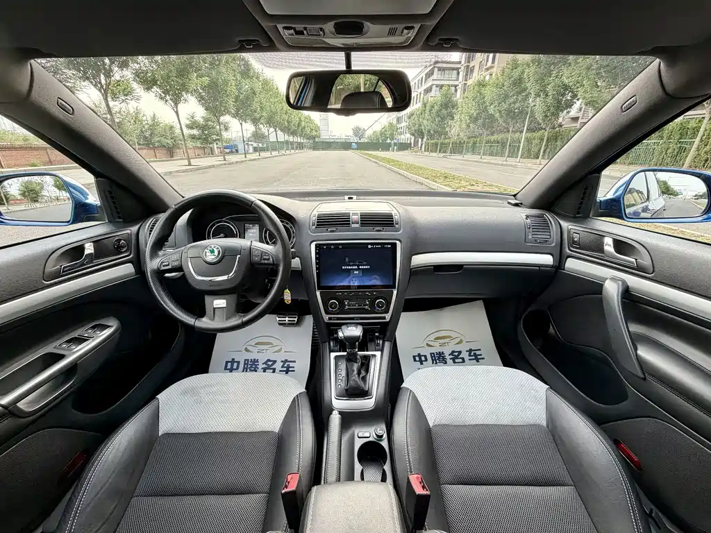 Skoda Octavia 2013 — фото 16