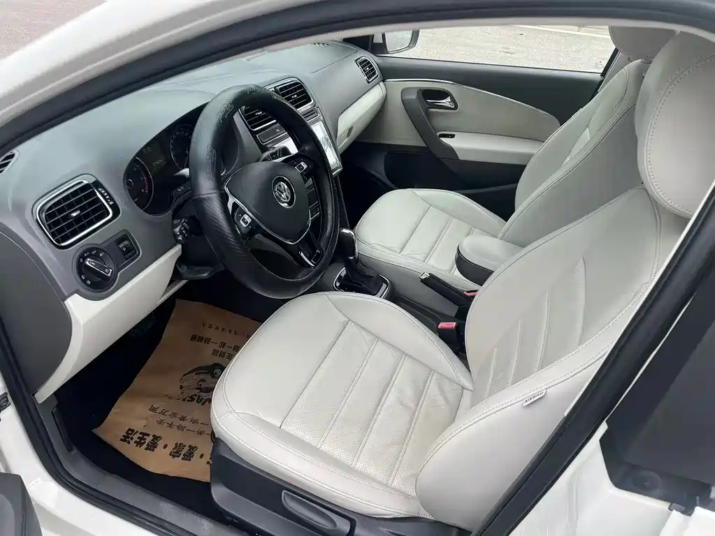 Volkswagen Polo 2014