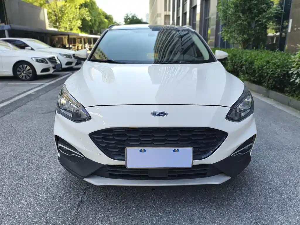Ford Focus Active 2020 — фото 3