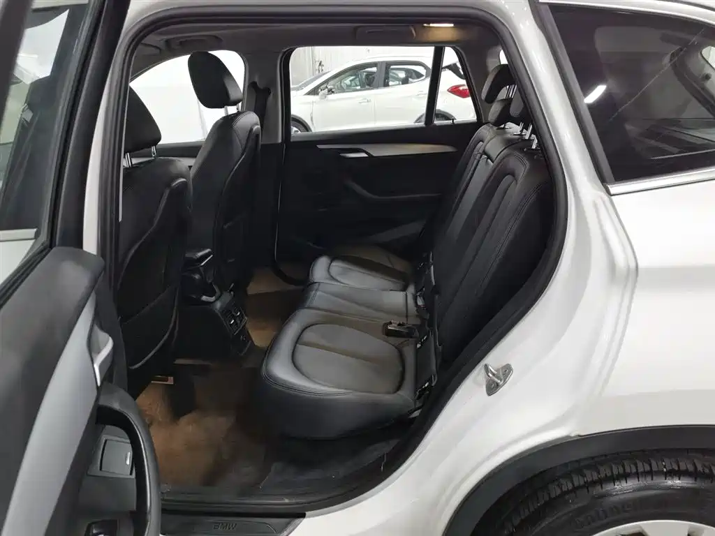 BMW X1 2017 — фото 15