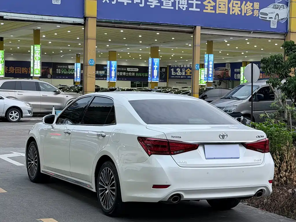 Toyota Crown 2019 — фото 13