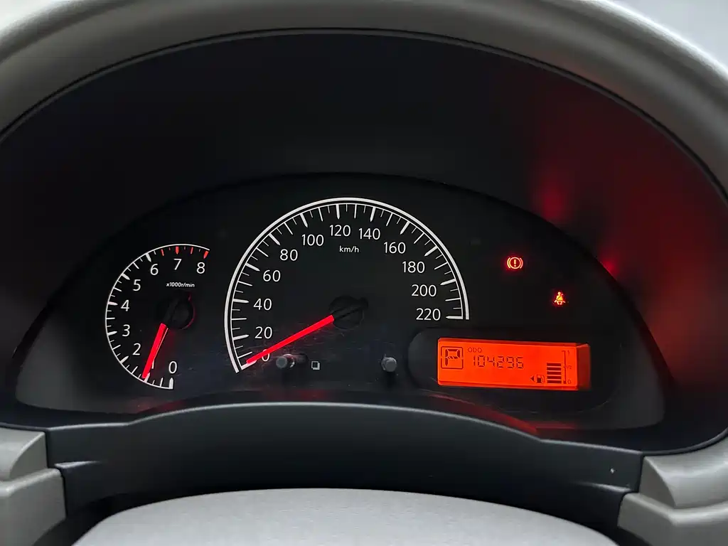 Nissan Sunny 2015 — фото 14