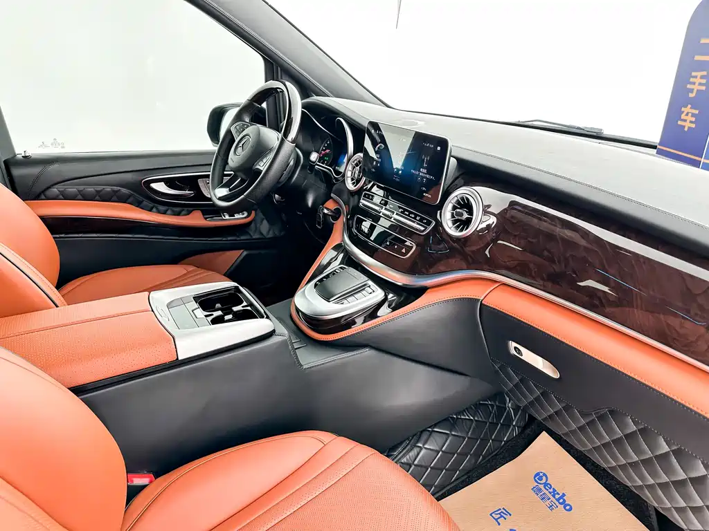 Mercedes-Benz V-Class 2022 — фото 16