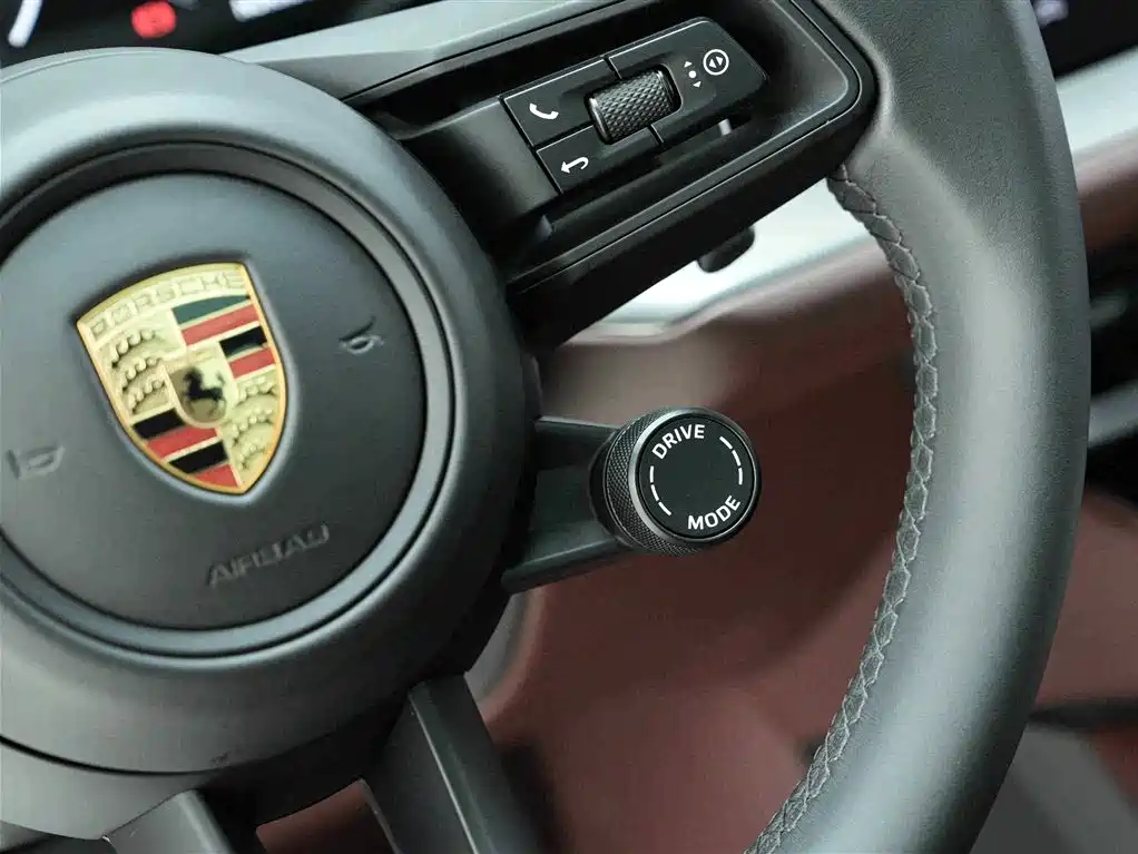 Porsche Cayenne 2024 — фото 18