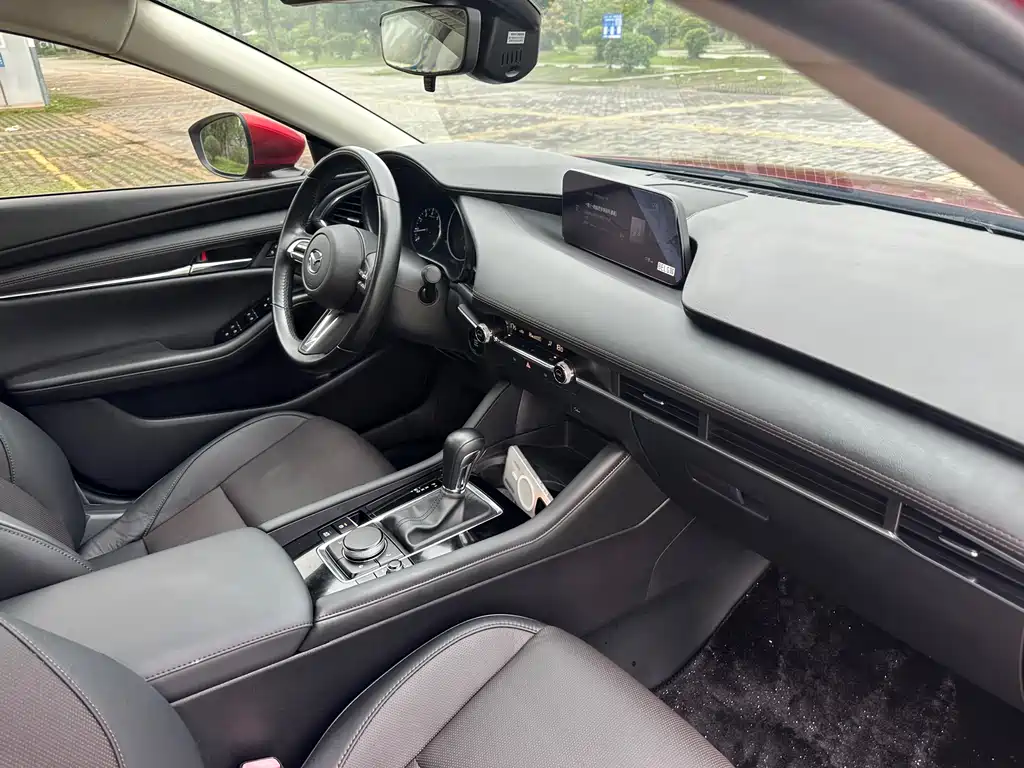 Mazda 3 Axela 2019 — фото 26