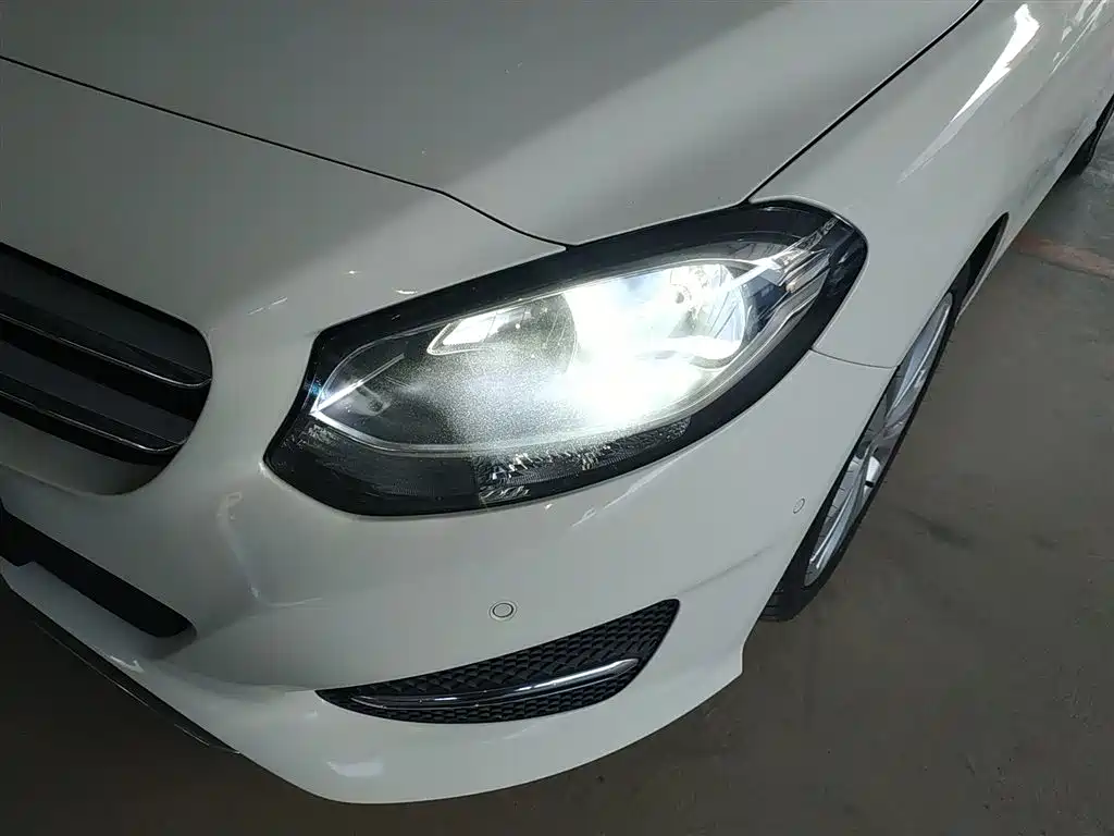 Mercedes-Benz B-Class 2016 — фото 15