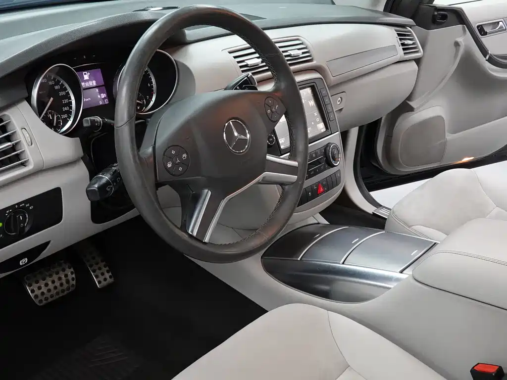 Mercedes-Benz R-Class 2015 — фото 11