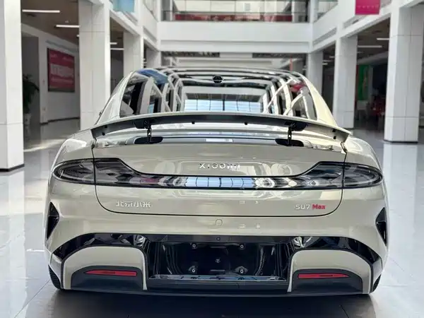 Xiaomi SU7 2024