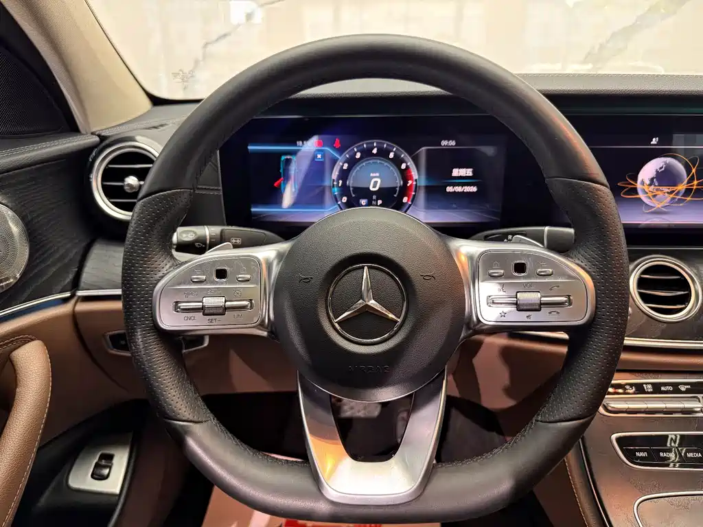 Mercedes-Benz E-Class 2019 — фото 10