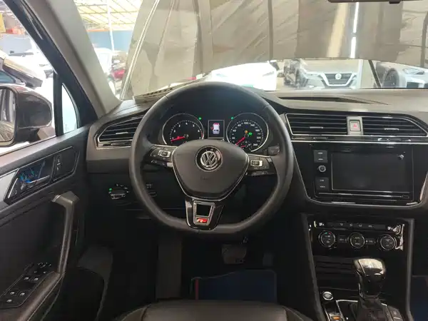 Volkswagen Tiguan L 2019