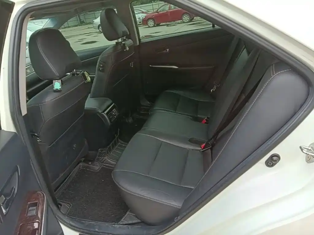 Toyota Camry 2017 — фото 13