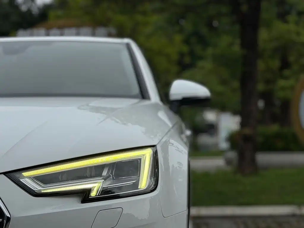 Audi A4L 2018 — фото 19