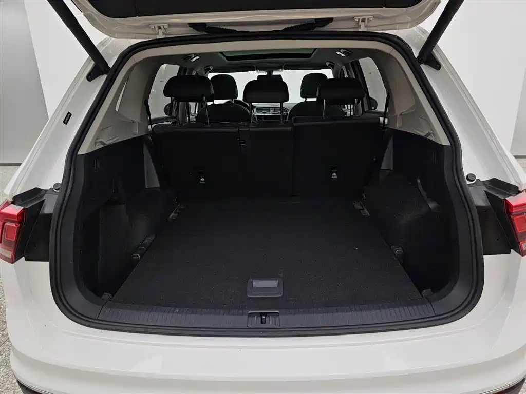 Volkswagen Tiguan L 2020 — фото 16