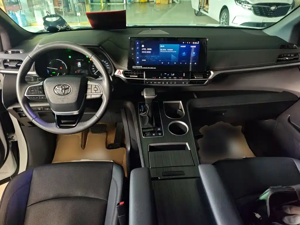 Toyota Sienna 2024