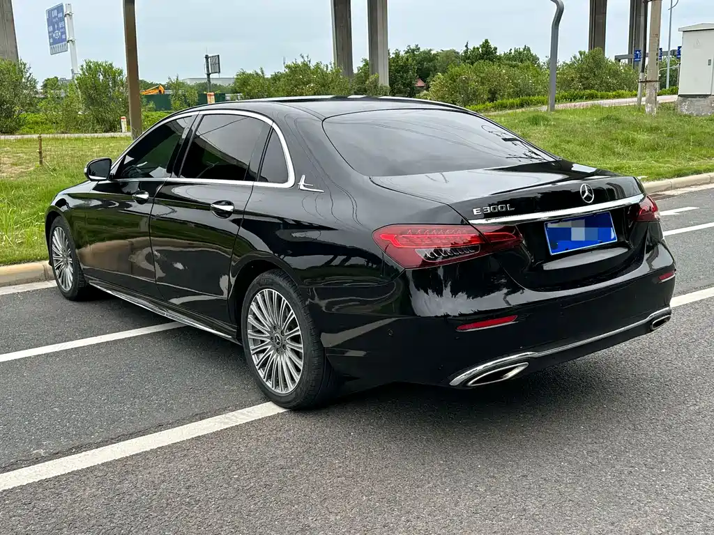 Mercedes-Benz E-Class 2017 — фото 7