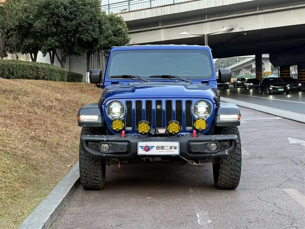 Jeep Wrangler 2020 — фото 2
