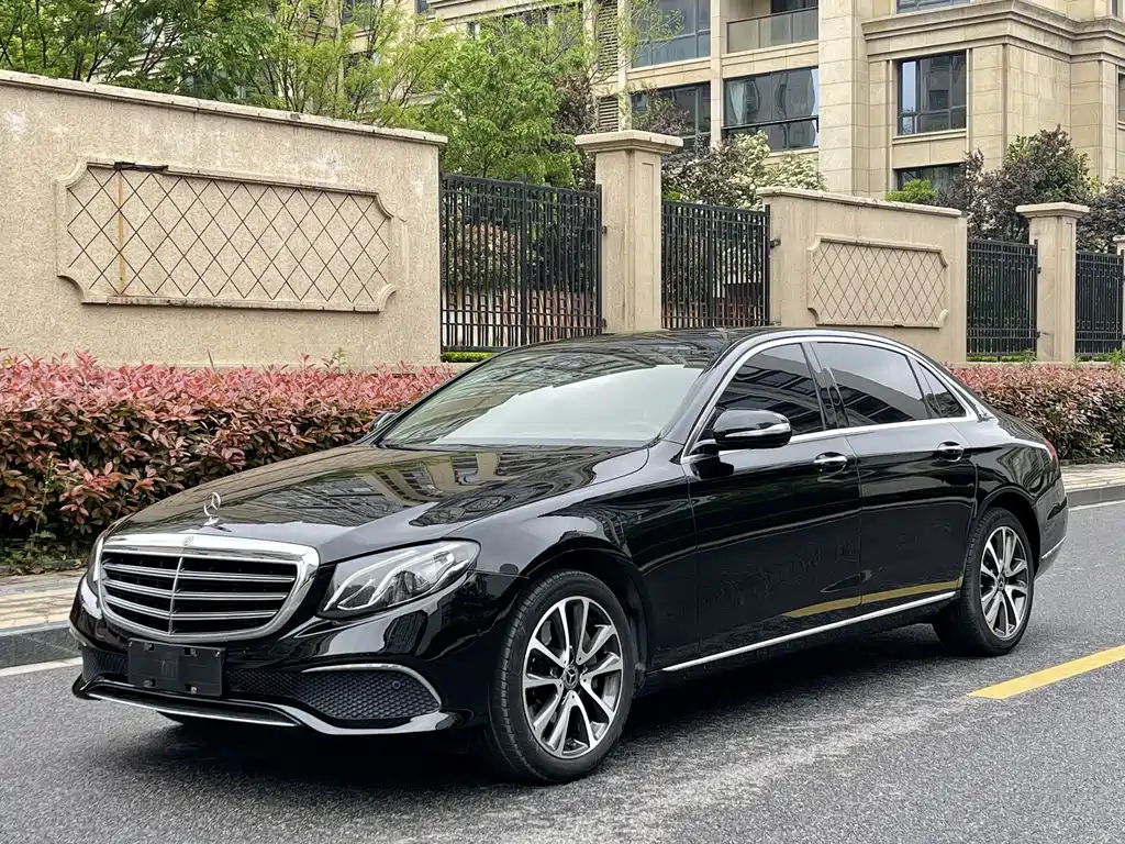 Mercedes-Benz E-Class 2017 — фото 1