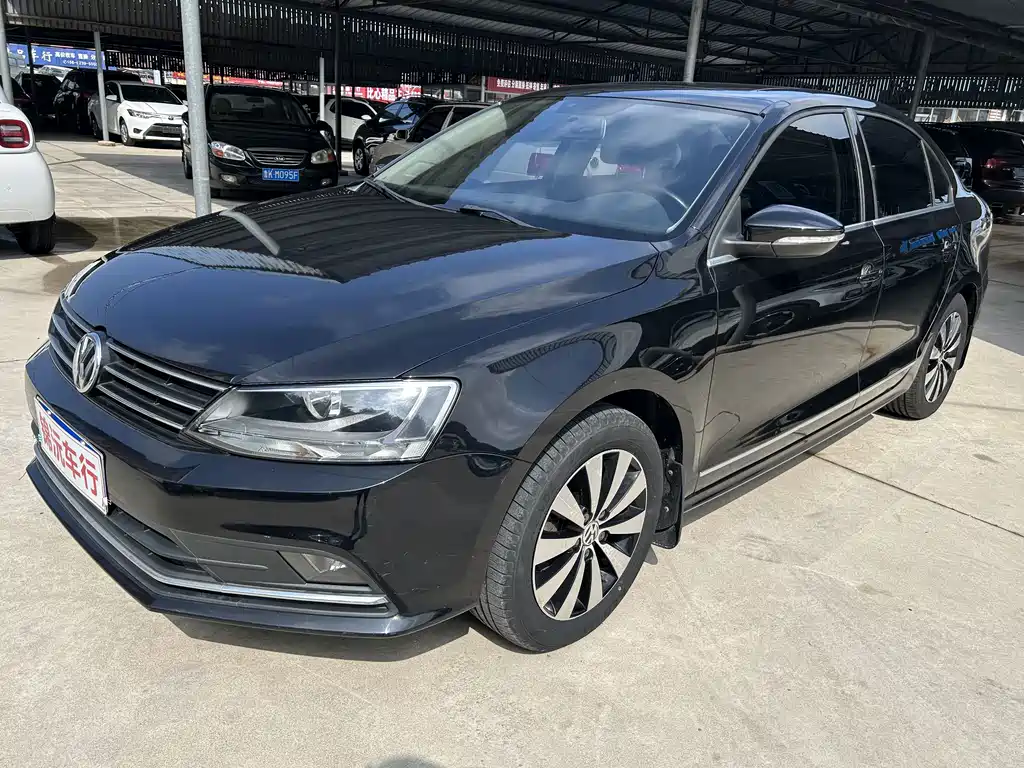 Volkswagen Sagitar 2016